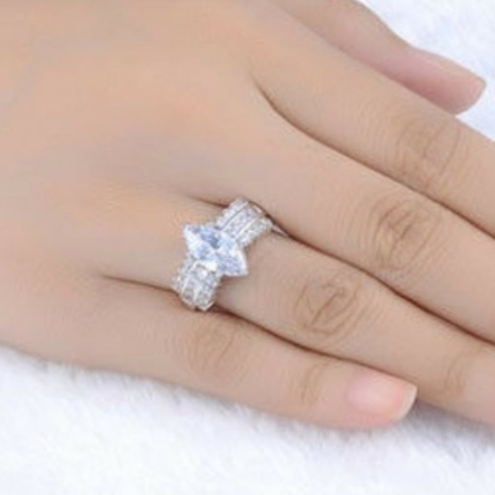 925 Silver Ring Marquise Cut White Sapphire New - Picture 2 of 2